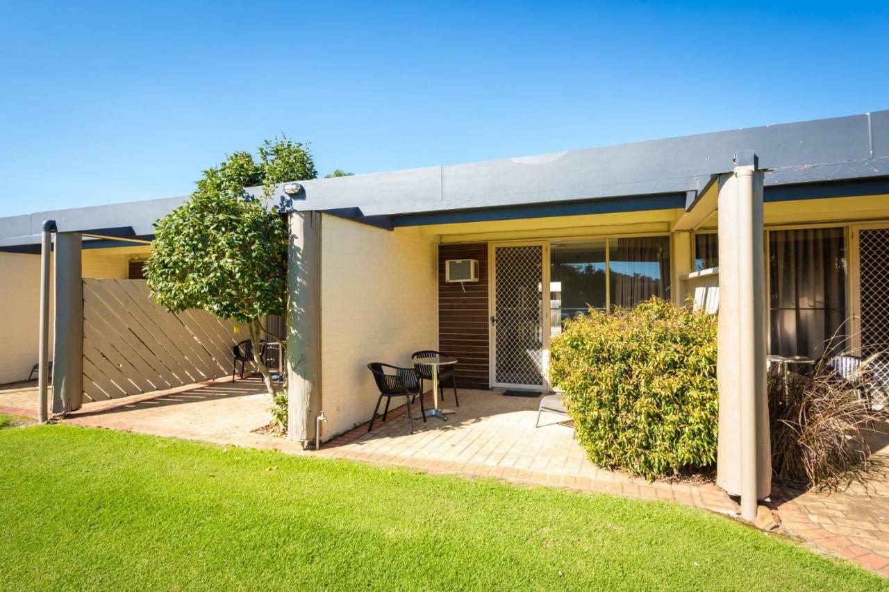 Black Dolphin Motel & Apartments Merimbula Buitenkant foto