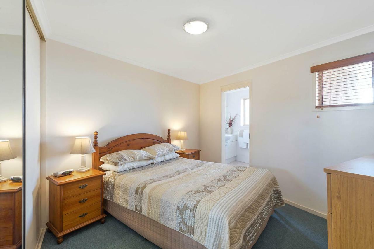 Black Dolphin Motel & Apartments Merimbula Buitenkant foto